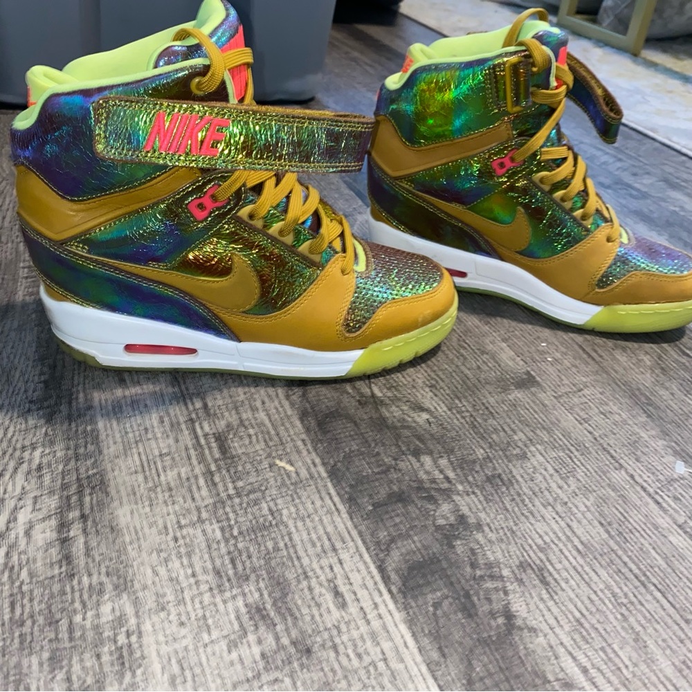 COPY - Nike Air Revolution Sky High Premium QS 'World Cup Gold Trophy Pack